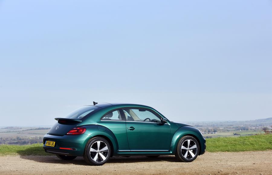  Volkswagen Beetle 2016 года  (UK) (фото 2 из 26)